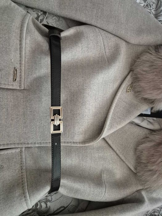 Ново дамско палто на Carmina