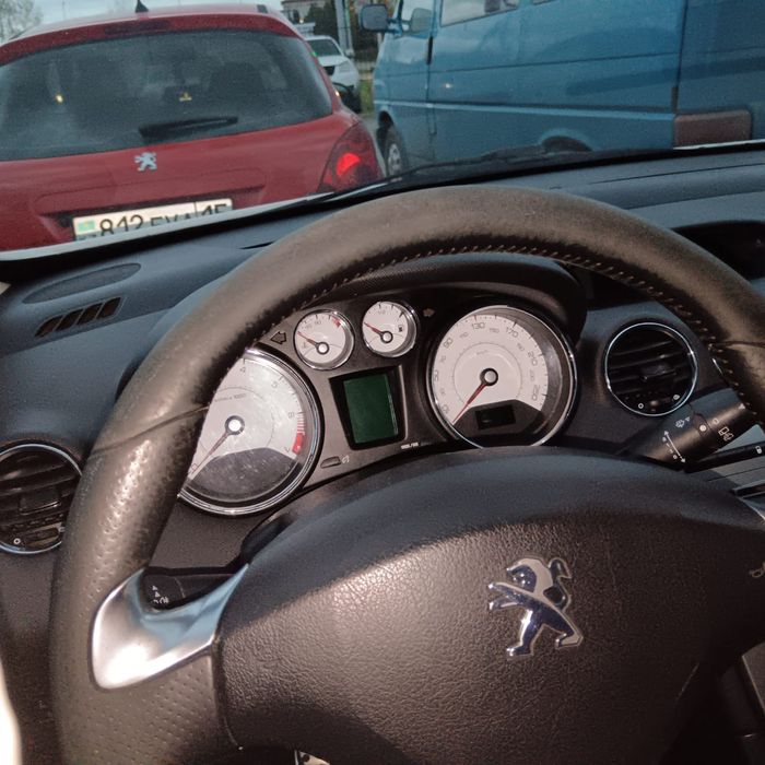 Пежо 308 хетчбэк