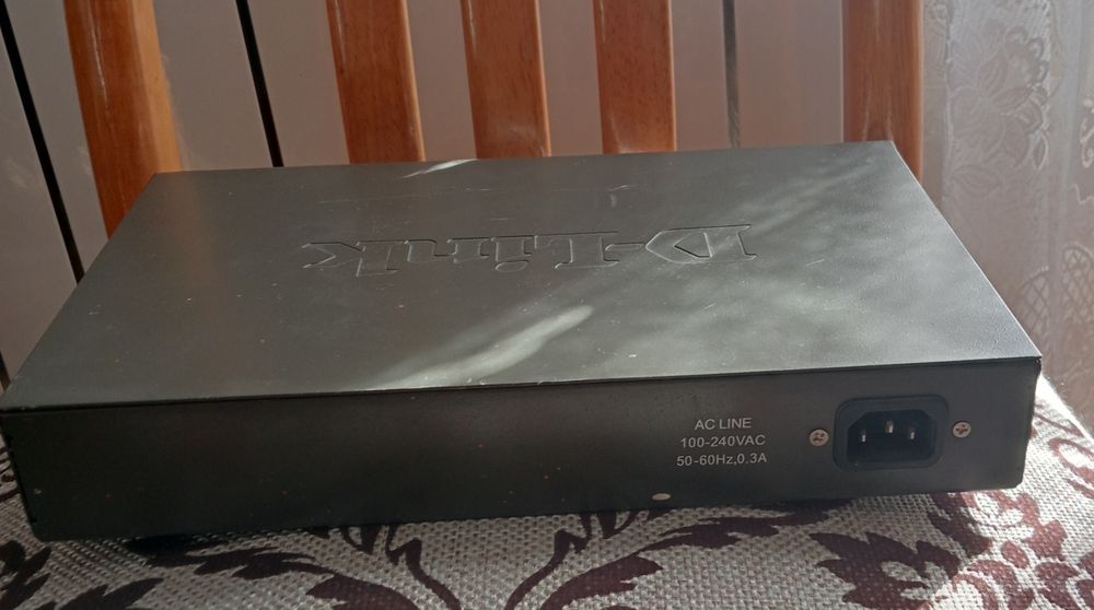Продам 16ти портовый hub.