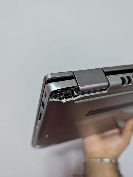 Lenovo yoga 520 i5 8250u 8gb ram SSD