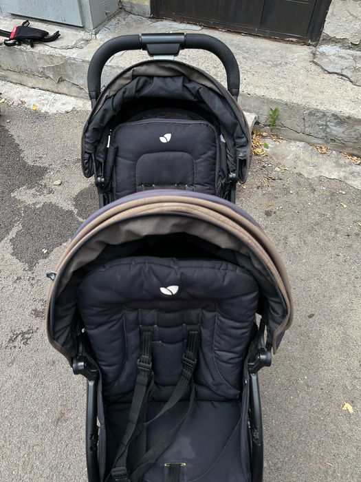 Продам двухместную коляску