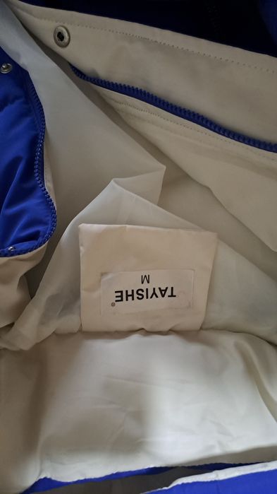 Куртка зимняя  , новая надевали 1 раз.