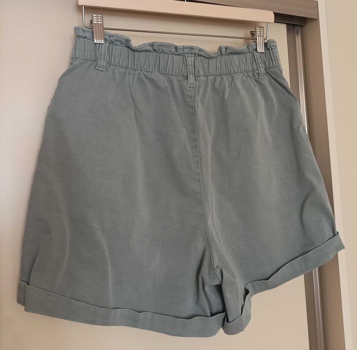 Pantaloni scurti H&M, mar.M (38-40)