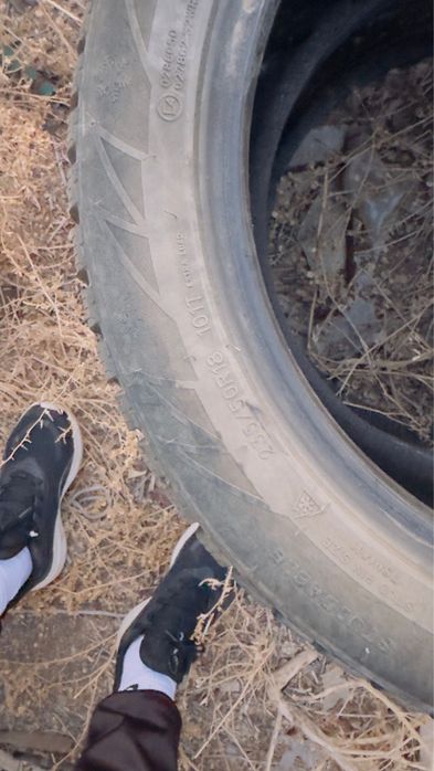 Зимние шины 235/50/R18