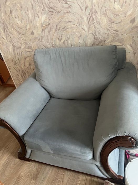 Продам диван и кресло