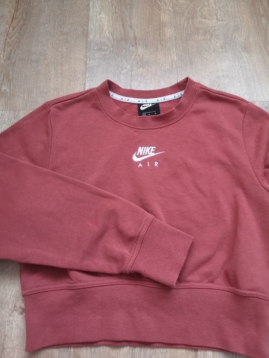 Bluză  crop Nike.