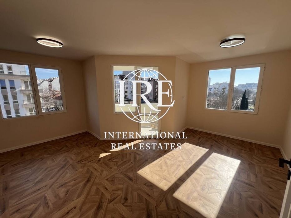 Продава се Двустаен апартамент в Варна, Колхозен пазар - 64 кв.м за 1019 €/кв.м - Снимка #1