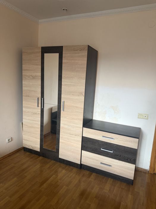 Шкаф с комодом.