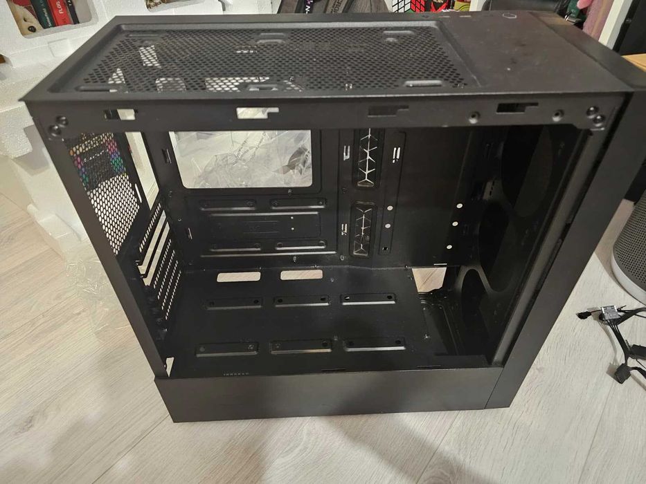 Carcasa PC Cooler Master MasterBox NR600