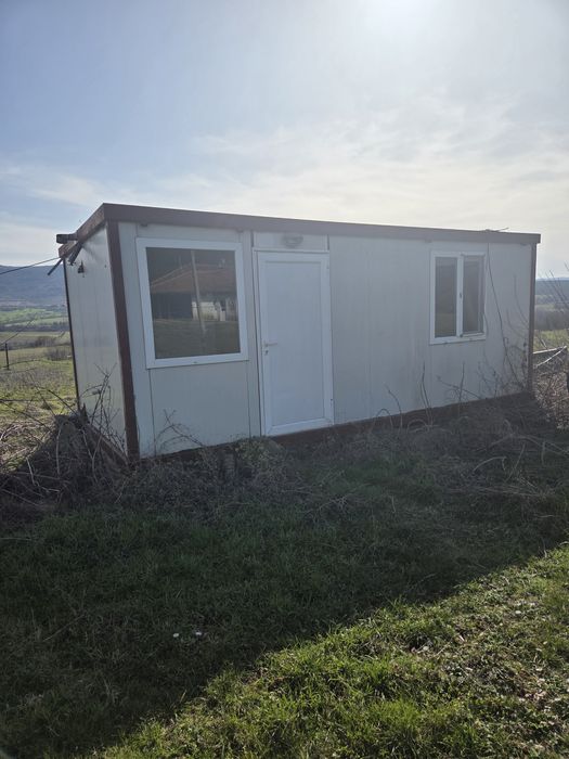 Продавам жилищен контейнер със санитарен възел