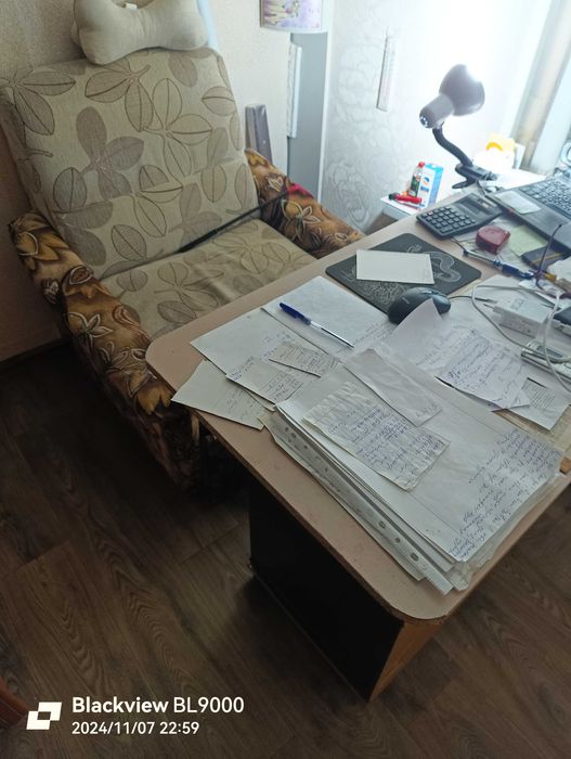 стол с креслом для дома и дачи