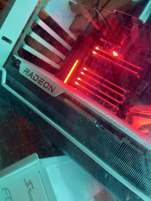 Placă video AMD Rx 7900 xtx 24gb Performanță 4k