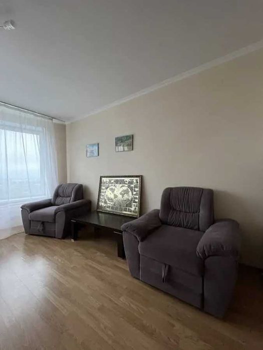 Дава се под наем Тристаен апартамент в София, Зона Б-18 - 100 кв.м за 612 € - Снимка #1