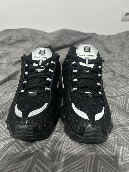 Nike shox black/white