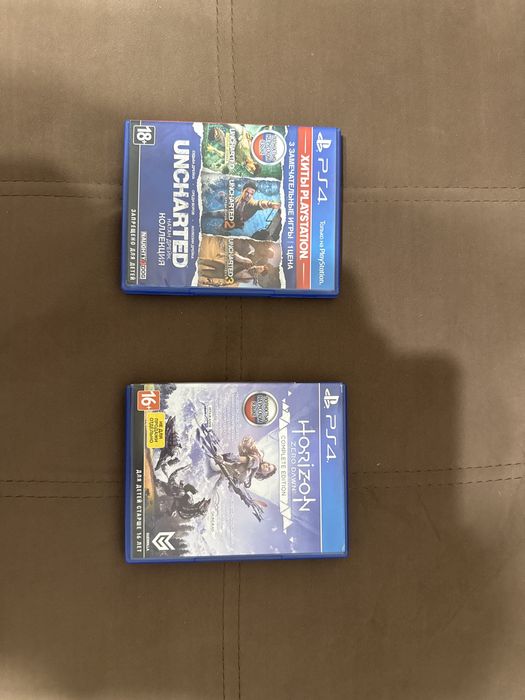 Две диски с игрой на пс4