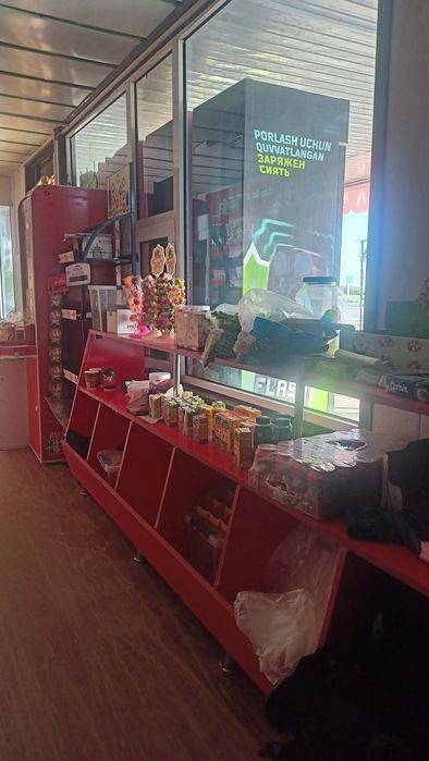 Магазин полкалари Сотилади 6та