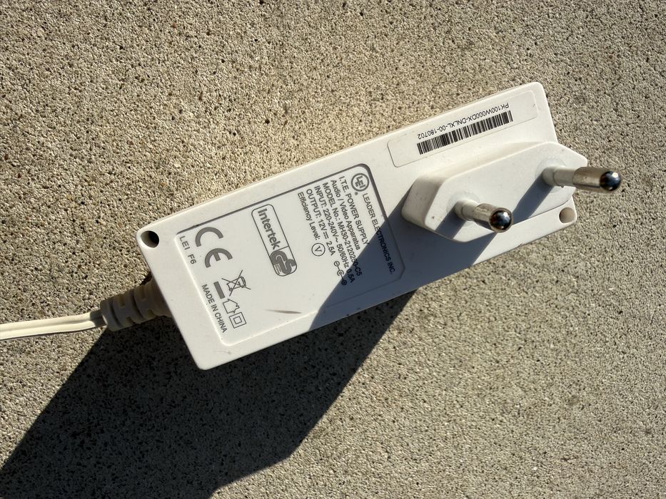 Alimentatoare de priză 12V / 2.5A (Leader Electronics)