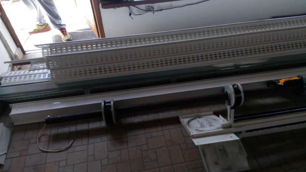 Ролетни щори за магазин