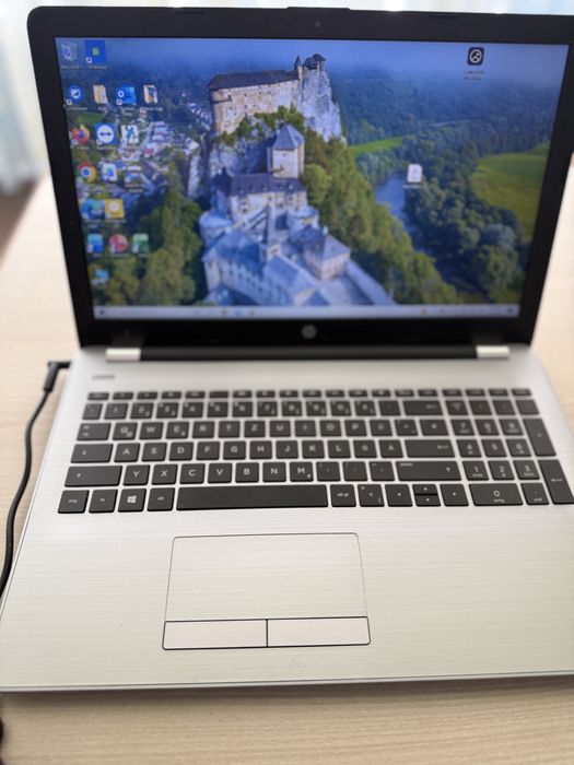 Laptop HP  250 G6 Notebook PC, procesor I5-7200, 2.50 GHz, RAM 8 GB