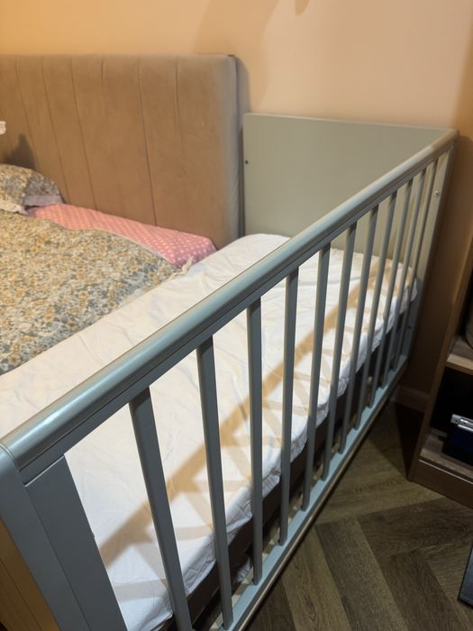 Детская кроватка