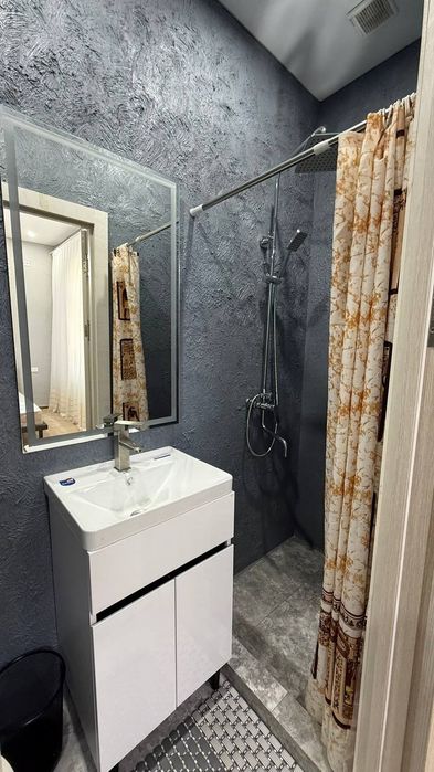 Дом в на Ракате 4 сотог. 3 комнатный дом  за 1000 у.е