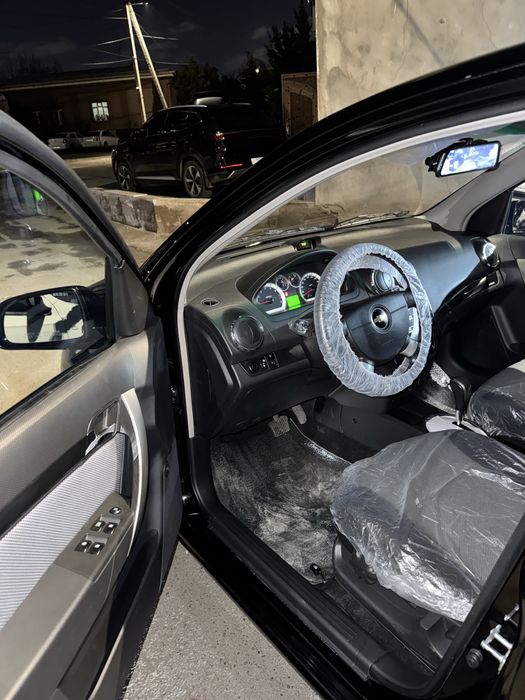 Nexia 3 qora sotiladi