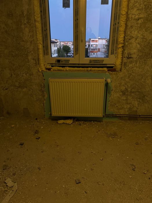 Vând centrală și calorifere
