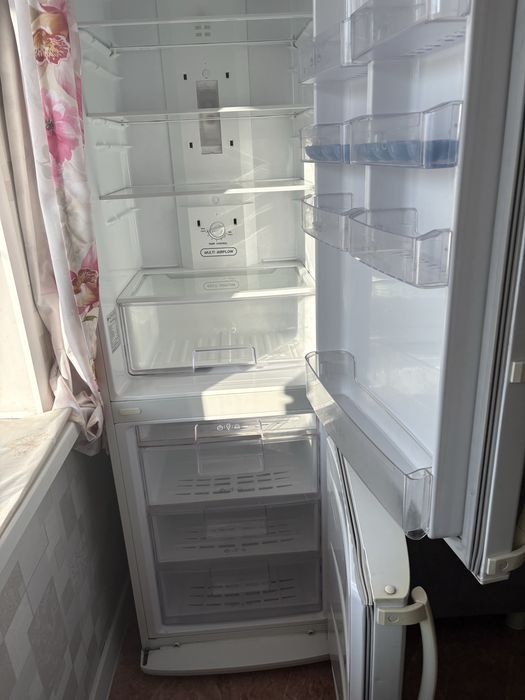 Продам холодильник LG