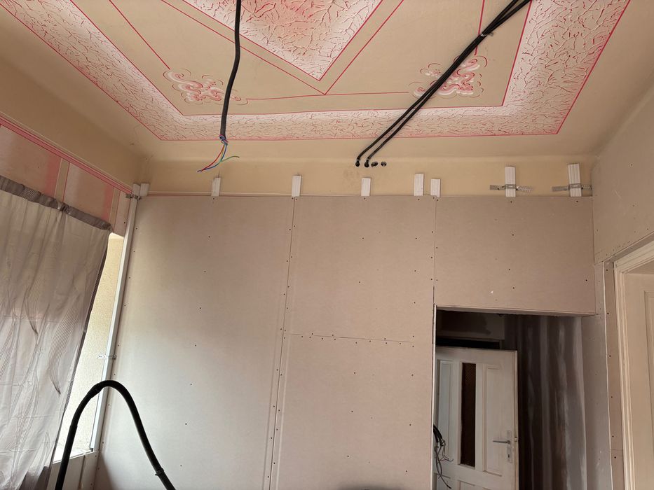 Vând casă sau schimb cu un apartament plus diferență