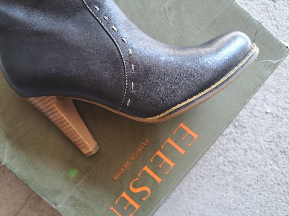 Женские кожаные сапоги