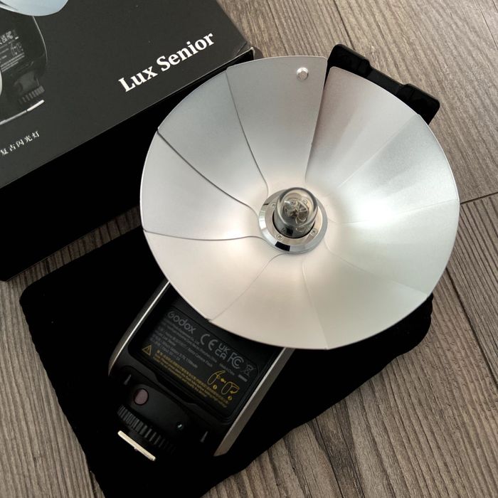 Светкавица Godox Lux Senior