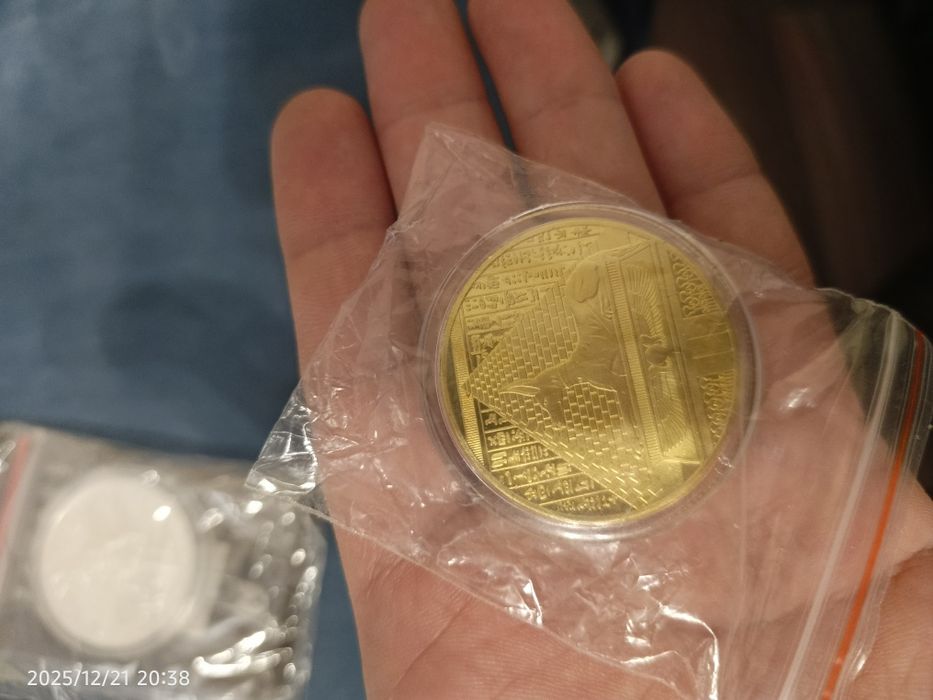 Продам сувенирные монеты