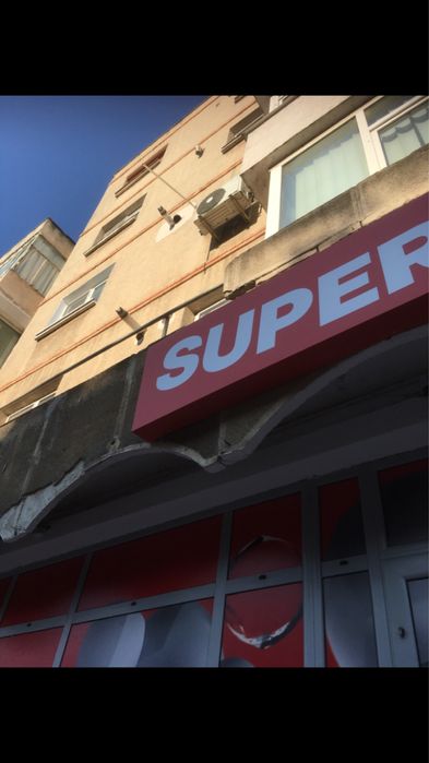 Ofer spre vanzare sau inchiriere un spatiu comercial stradal