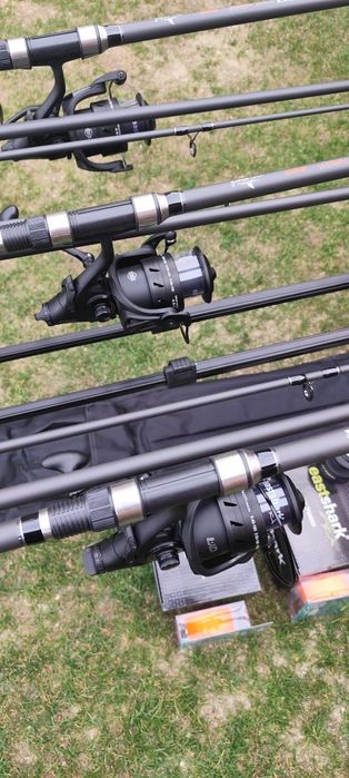 Set 3 Lansete Carbon 3,90m,3 Mulinete 7000 cu Baitrunner,Rod Pod