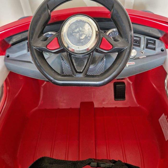 Акумулаторна детска кола (на батерий)