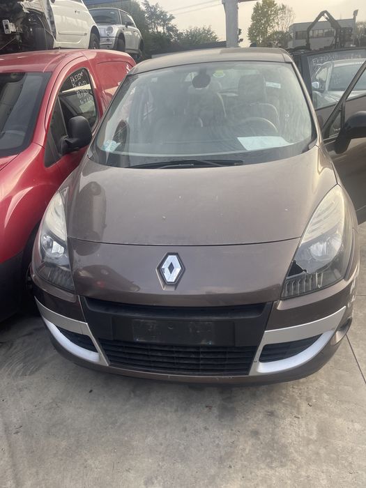 Dezmembrez renault scenic 3 an 2012 1.5 diesel cutie automata