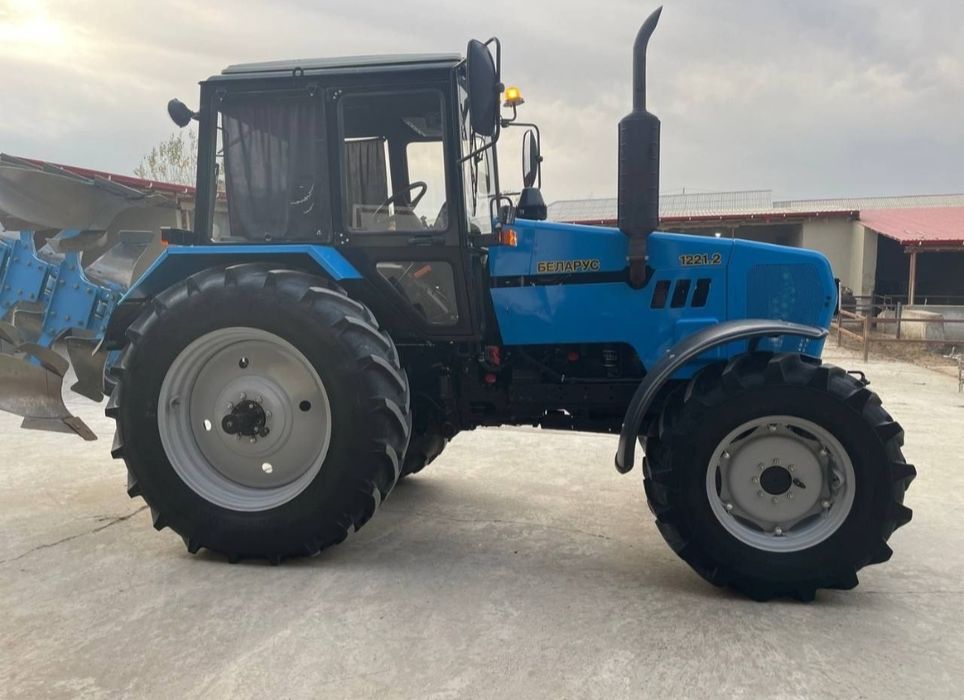 Беларусь трактор 12.21.2 сотилади