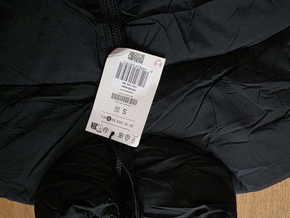 Geacă Bershka neagră – puffer călduros – mărimea S – Nouă cu etichetă