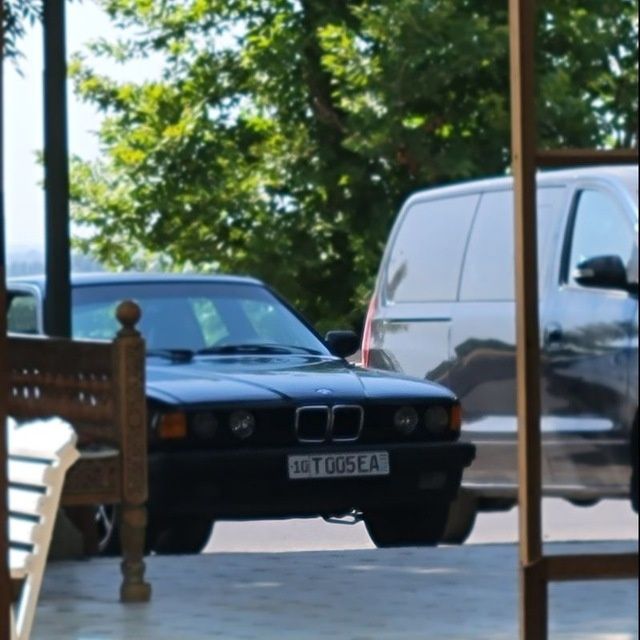 Bmw e32. М30б30 мотор.