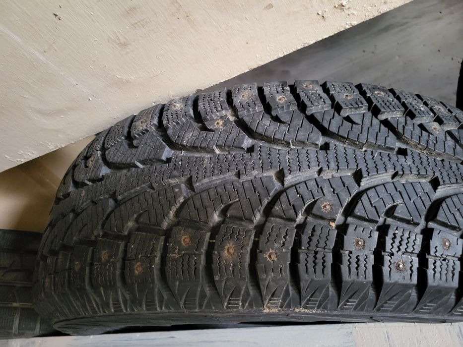Продам шины зимнии