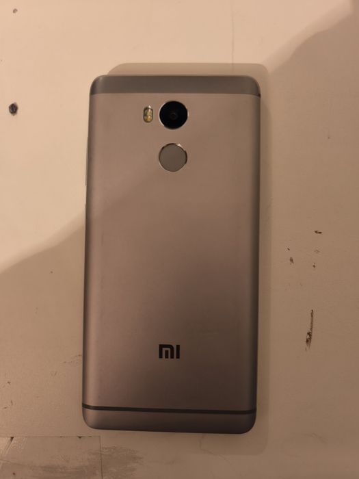 Продам телефоны на запчасти срочно.