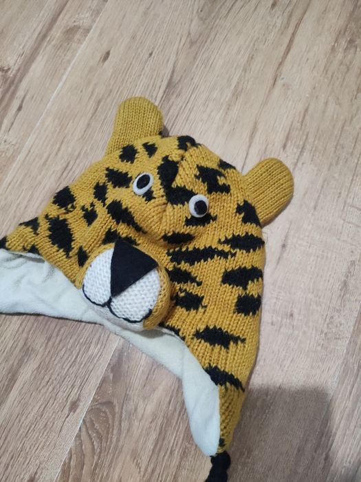 Căciulă din lână model tigru