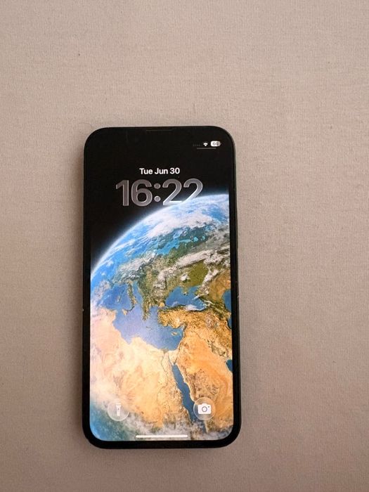 I Phone 13 mini + 2 huse noi
