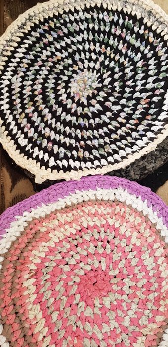 Продам коврики вязаные