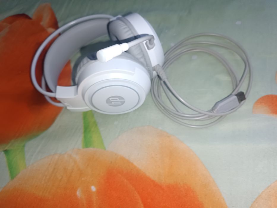 Продам наушники hp