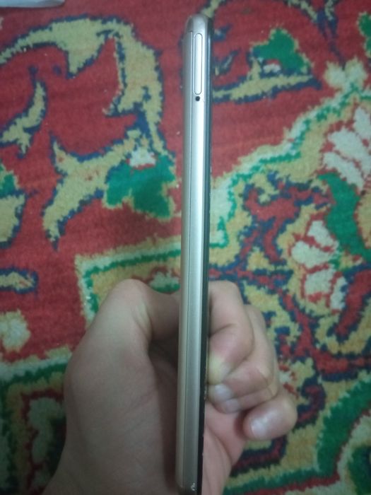 Redmi 6pro sotiladi yaxshi holatda batareyka va ekran yangi qo'yilgan