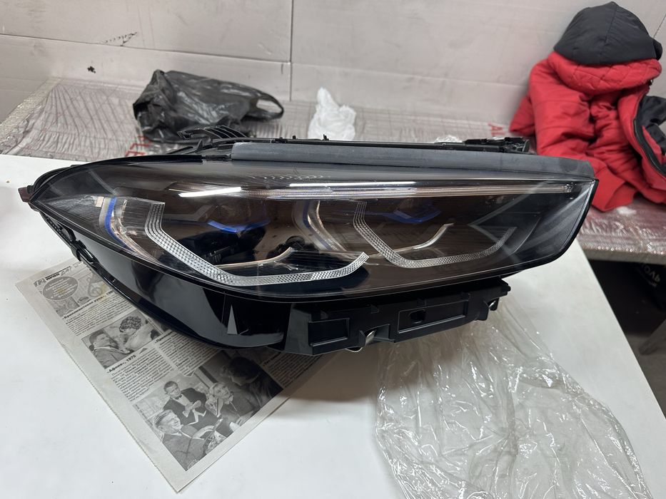 Фара правая BMW М8