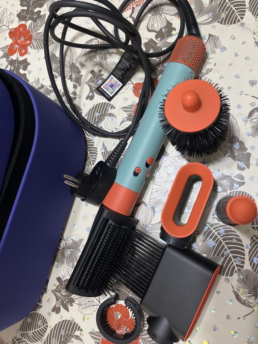 Продам фен Дайсон оригинал