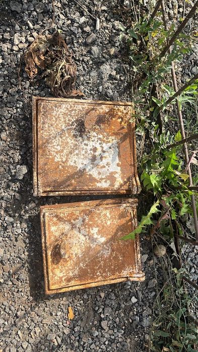 Продам чугунные дверцы  для печи.