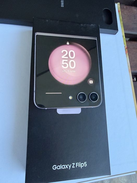 Samsung Galaxy Flip 5
